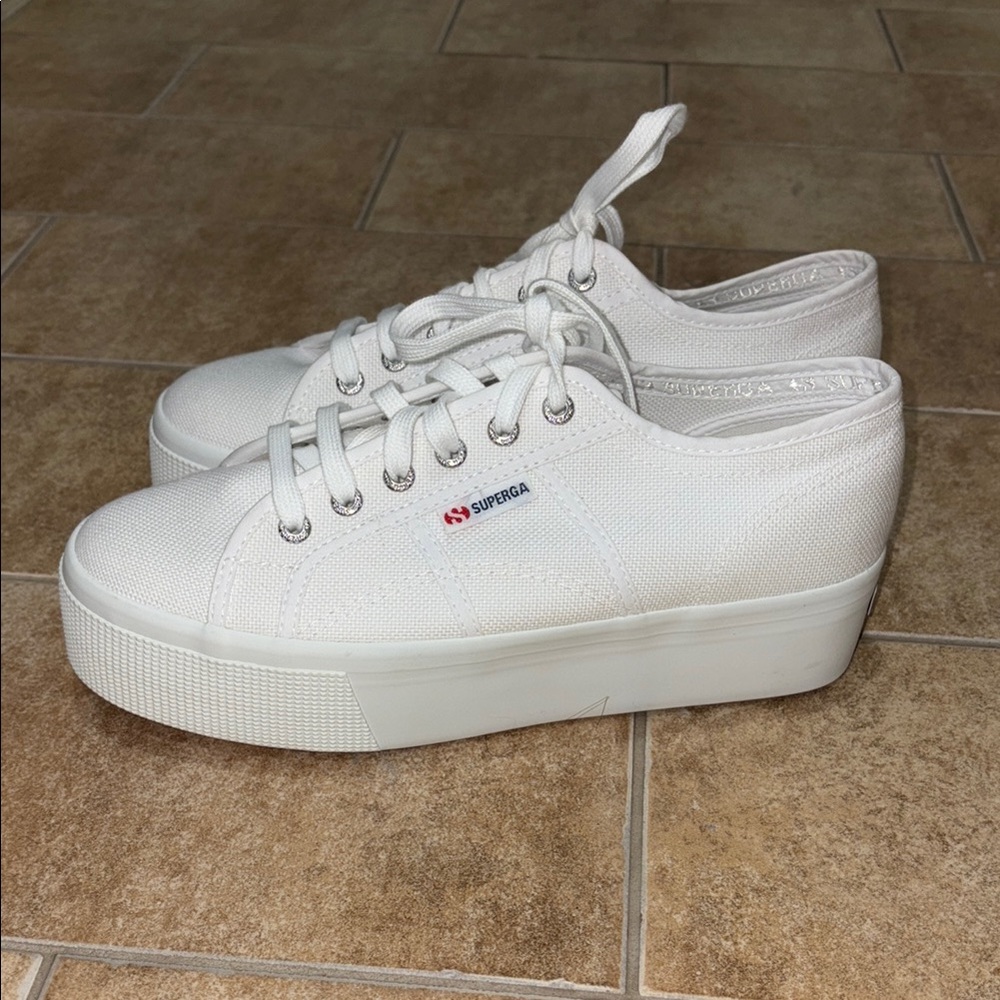 Brand new Superga Women's Classic White Platform Sneakers sz 41